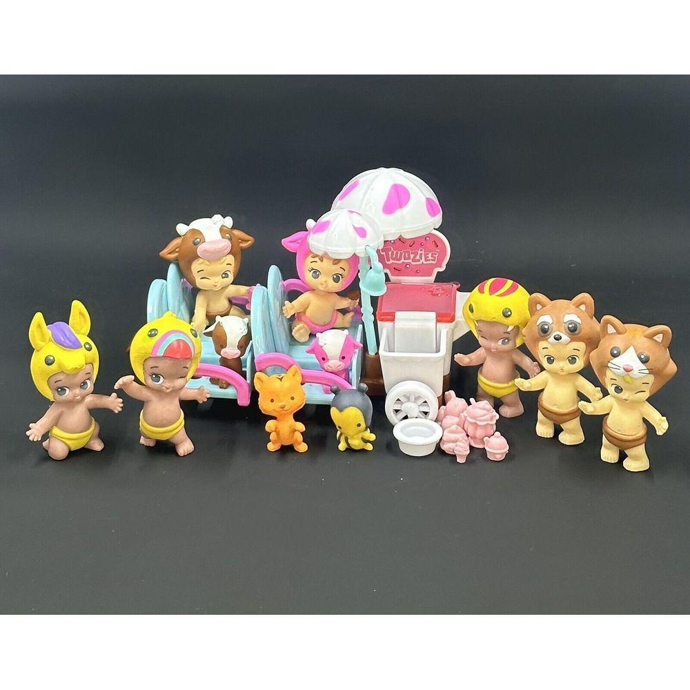 Twozies Lot of 18 pieces